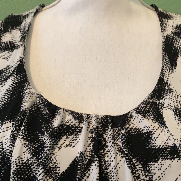 Alfani Ruffle Back Top - Picture 3 of 7